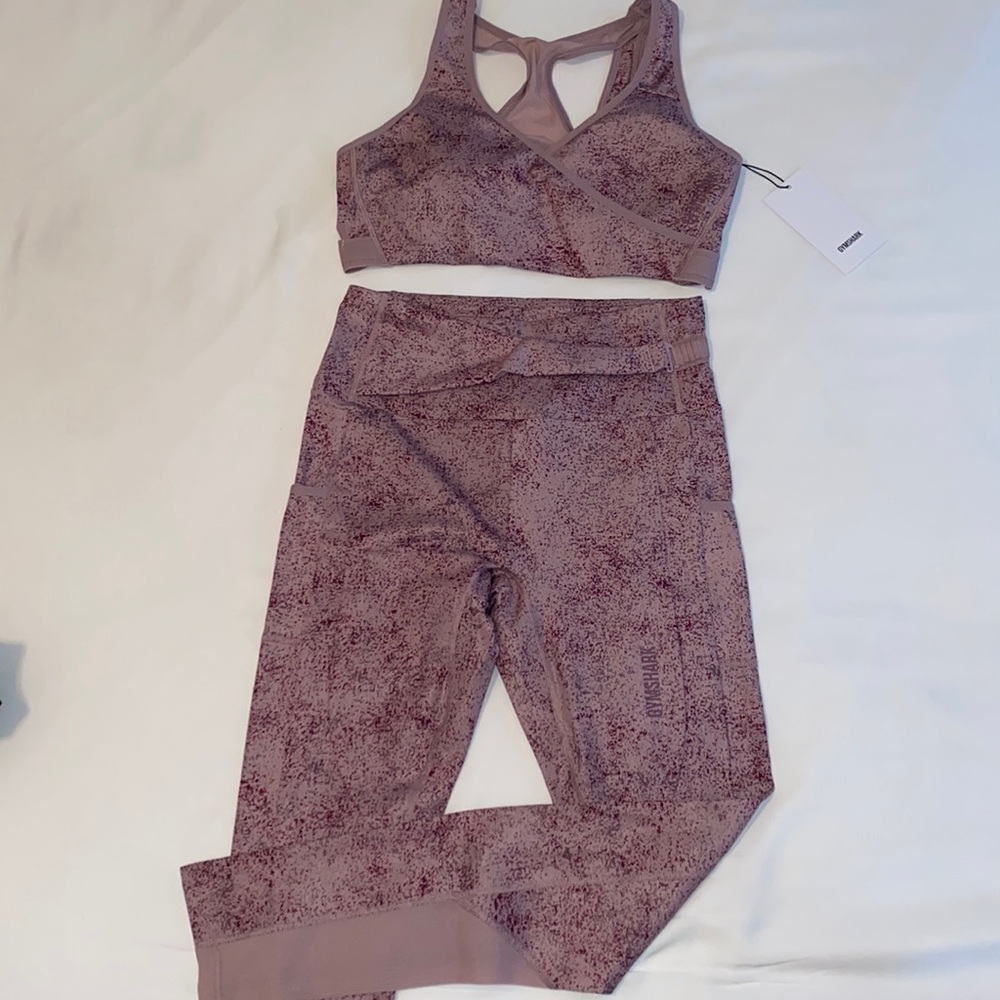 Gymshark sports bra and leggings (sold as a pair)